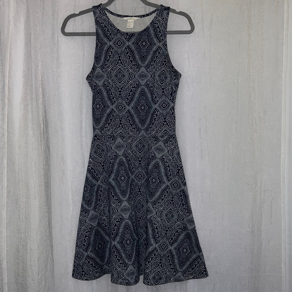 Women’s mid dress